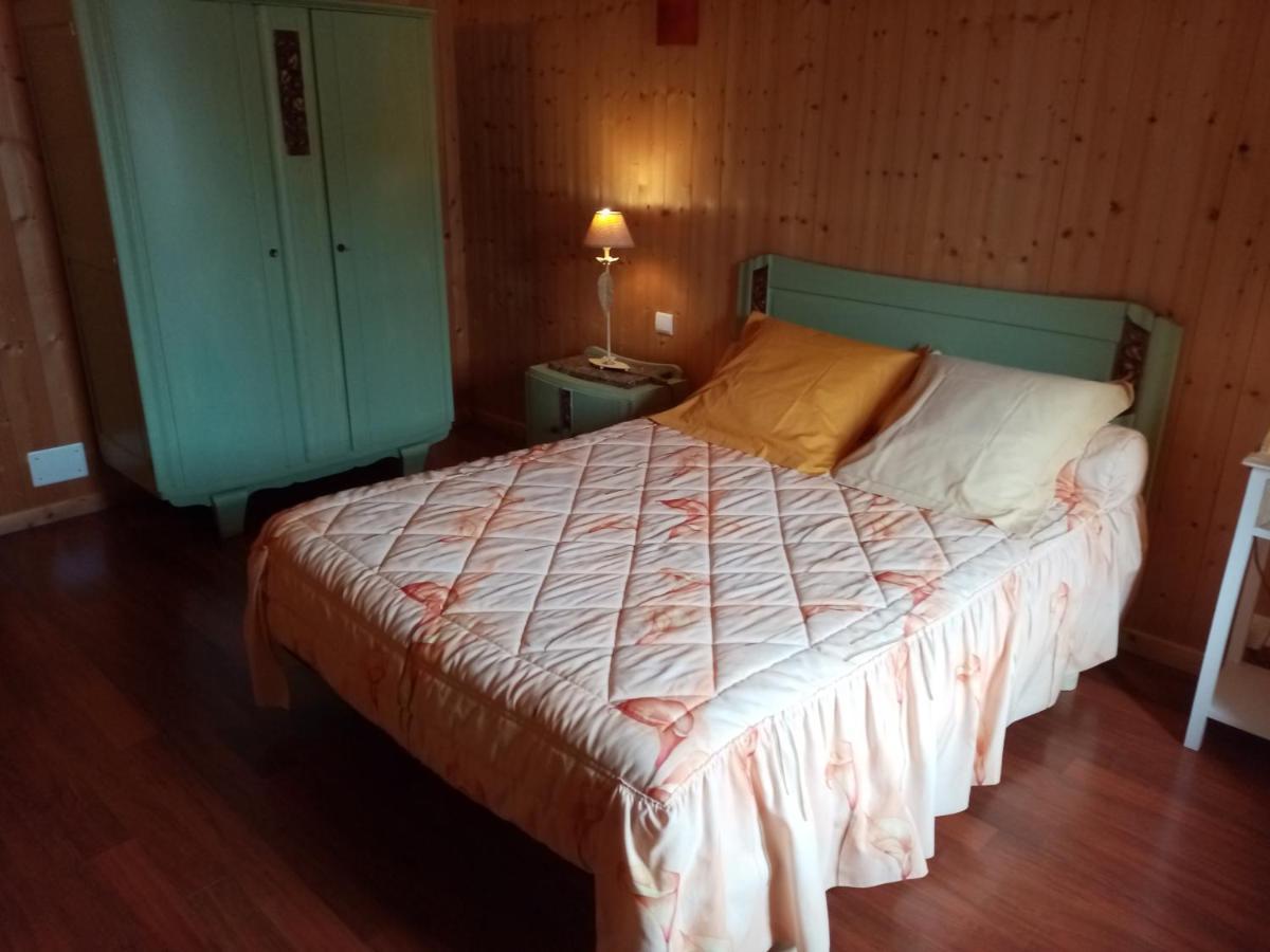 Abbaye Saint Gilbert Bed & Breakfast Bagian luar foto