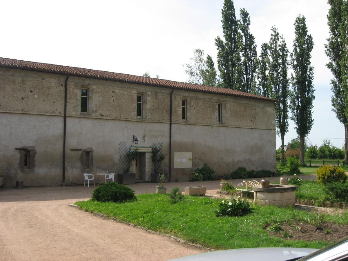 Abbaye Saint Gilbert Bed & Breakfast Bagian luar foto